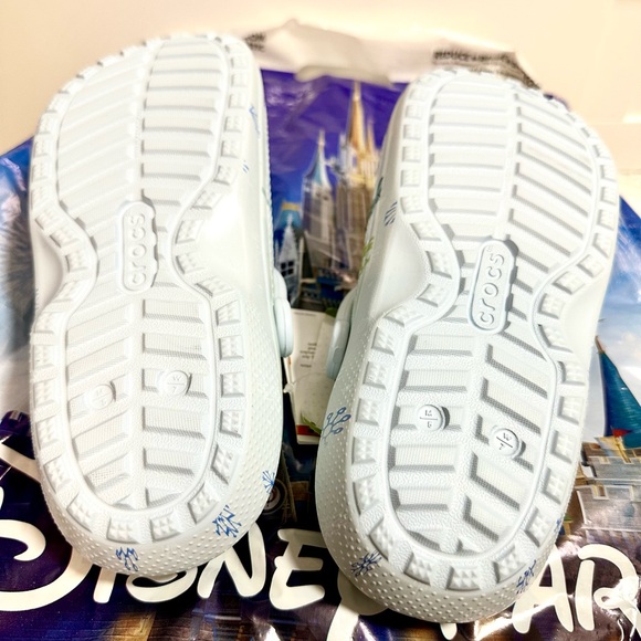 NEW Disney Mickey Mouse and Friends Christmas Holiday Homestead Collection Crocs - Picture 9 of 9